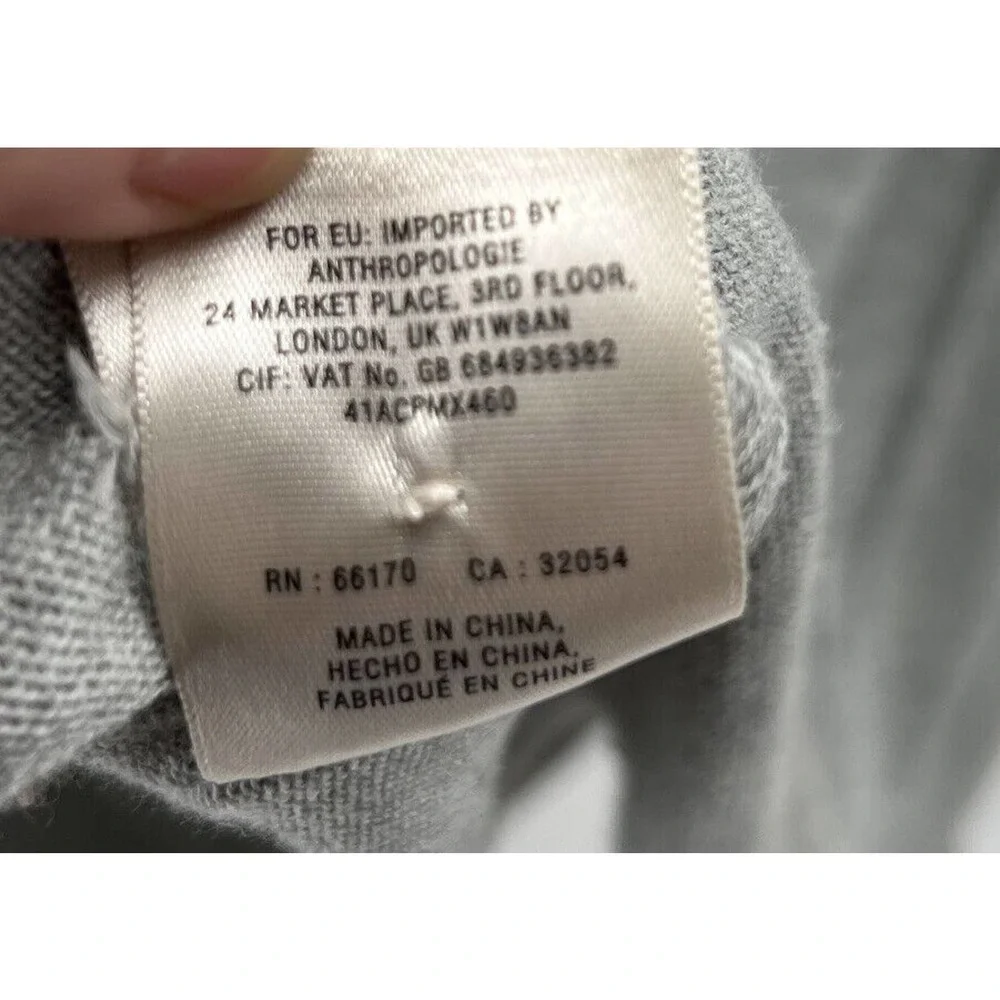 ANTHROPOLOGIE Knit Top W/Beaded Neckline Light Gray Short Sleeve Size M - Picture 11 of 12